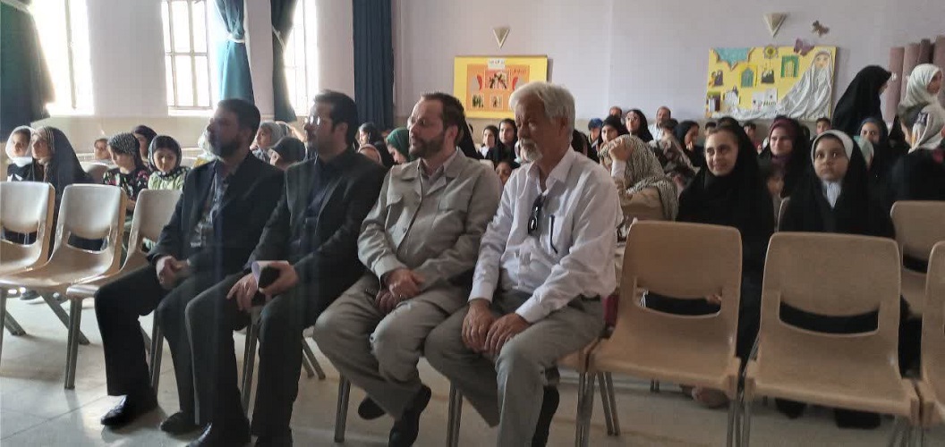 فرماندار شهرستان برخوار از کانون حبیبآباد بازدید کرد