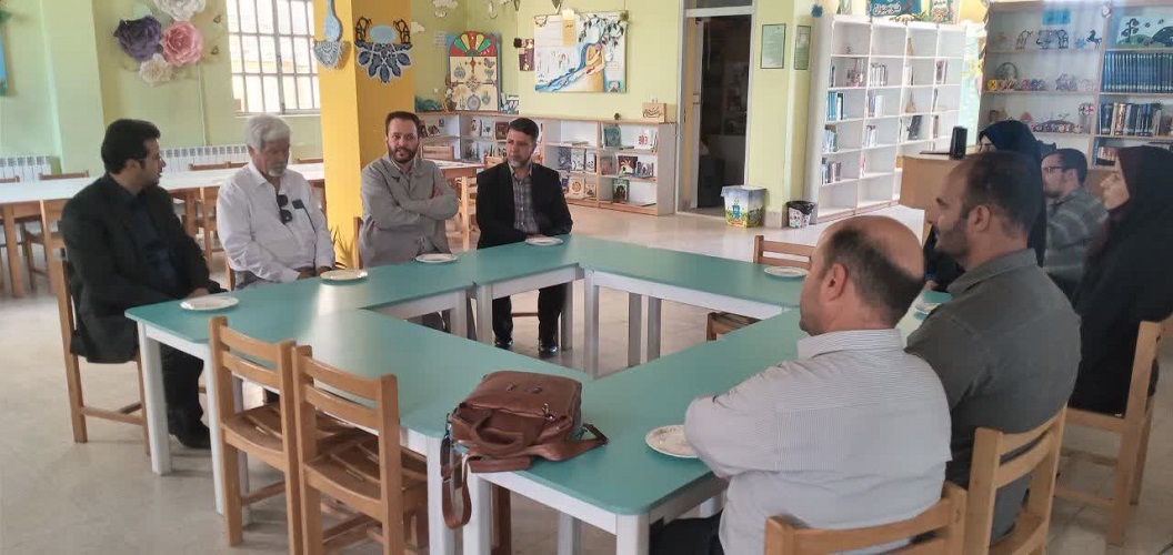 فرماندار شهرستان برخوار از کانون حبیبآباد بازدید کرد