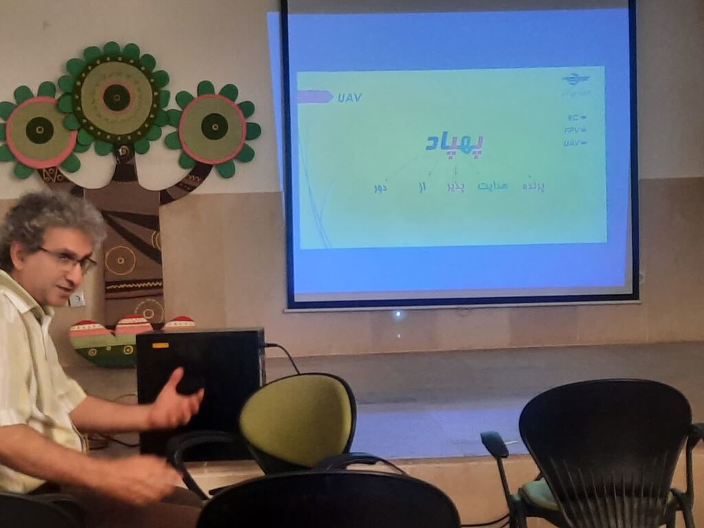 برگزاری کارگاه«ساخت بادبادک» ویژه مربیان کانون البرز