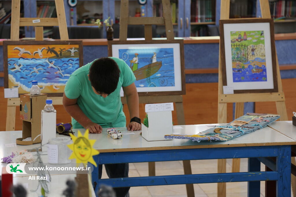 نمایشگاه نقاشی و کاردستی «من و محیط زیست» در بوشهر افتتاح شد
