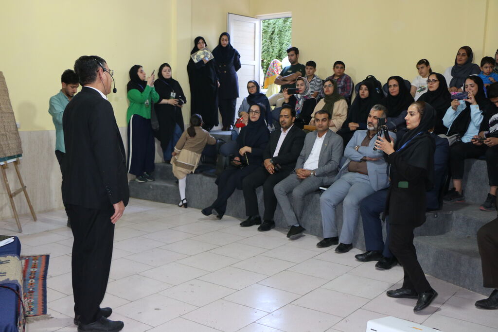 شیراز میزبان اولین جشنواره ملی قصهگویی «برای باغهای شیراز» شد