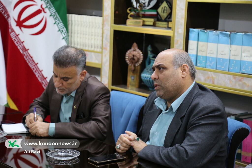 دیدار مدیرکل کانون استان بوشهر با مدیر و کارکنان کانون زبان استان
