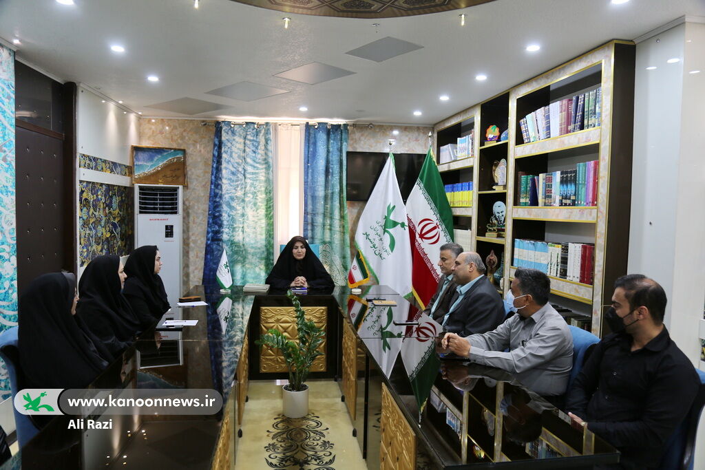 دیدار مدیرکل کانون استان بوشهر با مدیر و کارکنان کانون زبان استان