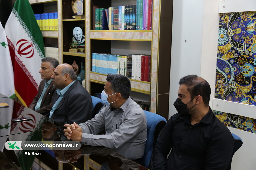 دیدار مدیرکل کانون استان بوشهر با مدیر و کارکنان کانون زبان استان