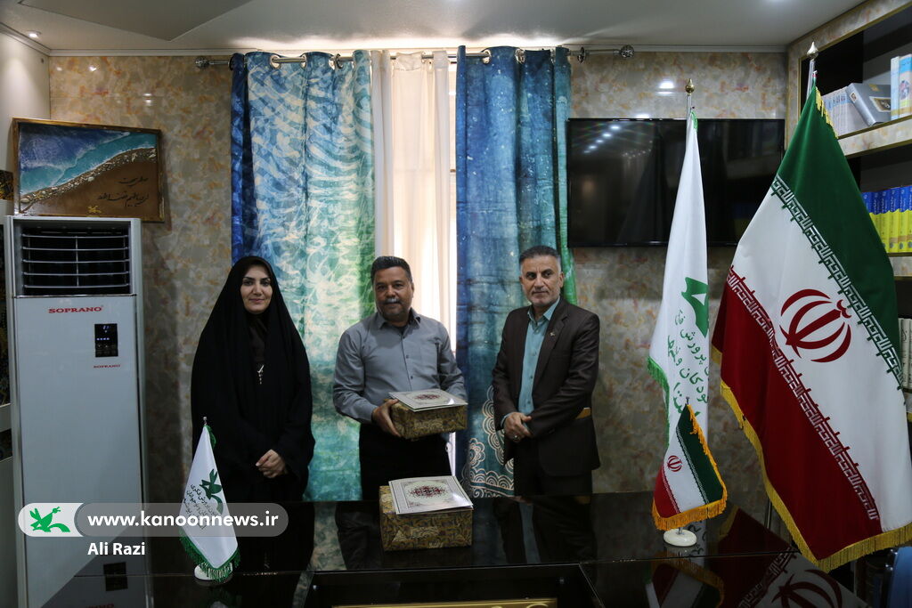 دیدار مدیرکل کانون استان بوشهر با مدیر و کارکنان کانون زبان استان