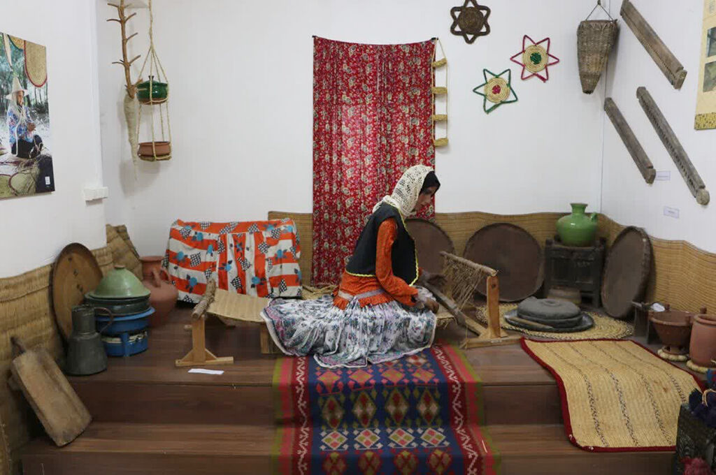 بازدید کارشناسان و مربیان کانون گیلان از روستای ملی حصیر فشتکه