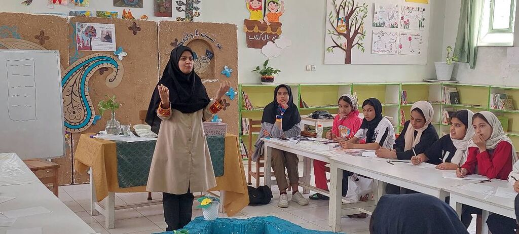 ویژهبرنامه «همنشینی با واژهها» در کانون صفاشهر دو برگزار شد