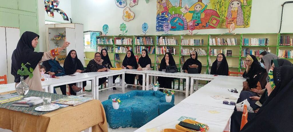 ویژه‌برنامه «هم‌نشینی با واژه‌ها» در کانون صفاشهر دو برگزار شد