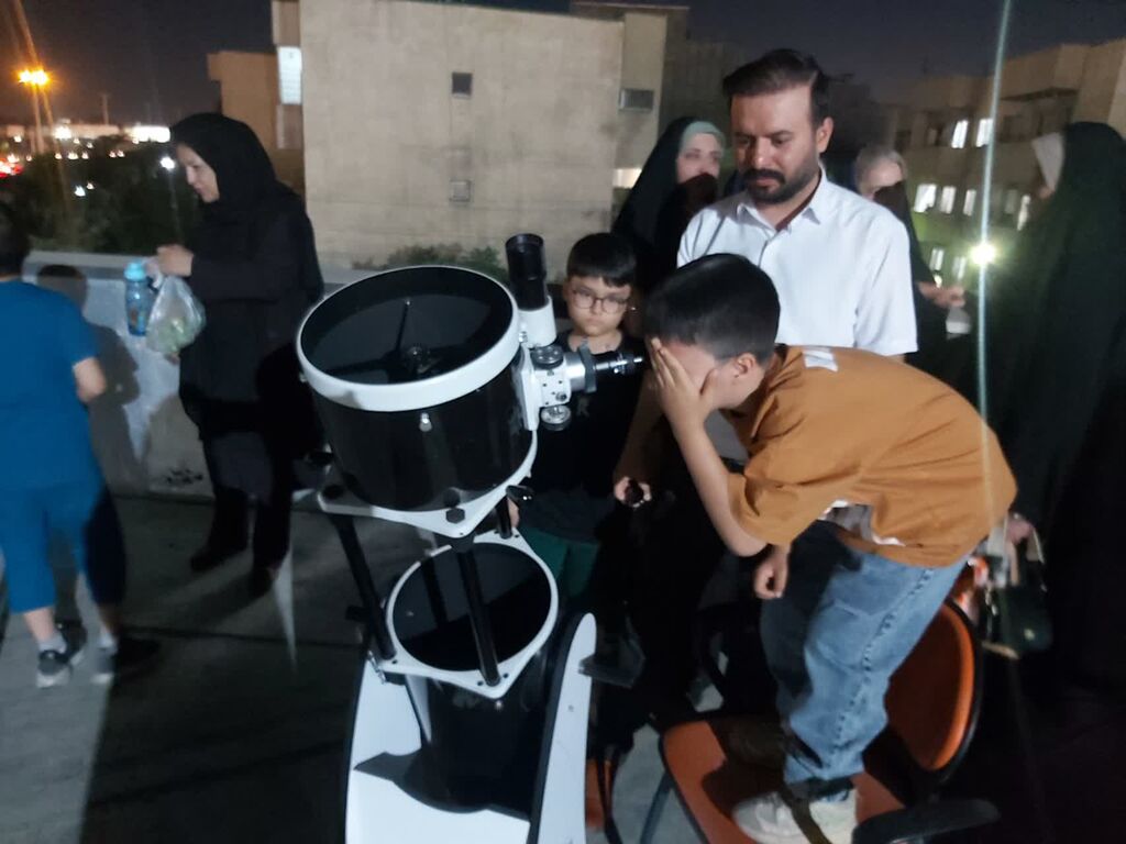 استقبال خانواده‌ها از اردوهای نجومی کانون البرز