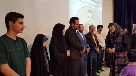 نشست با همکاران