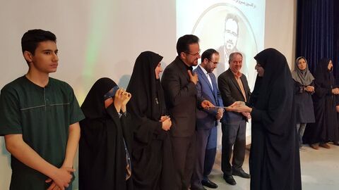 نشست با همکاران