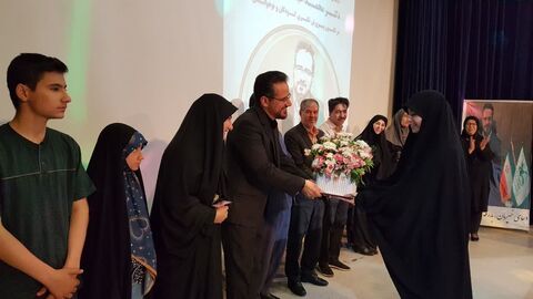 نشست با همکاران