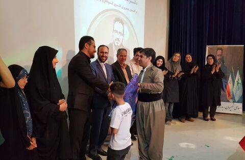 نشست با همکاران