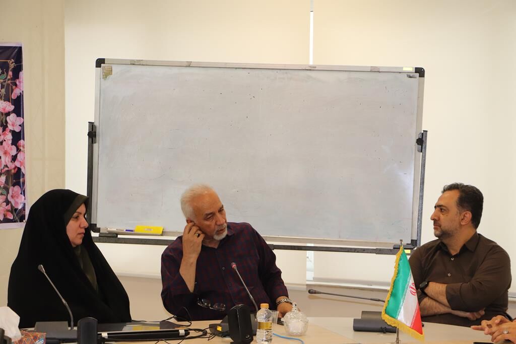 سرودخوانی پلی‌بک، یعنی شما نه هنر دارید نه خلاقیت!