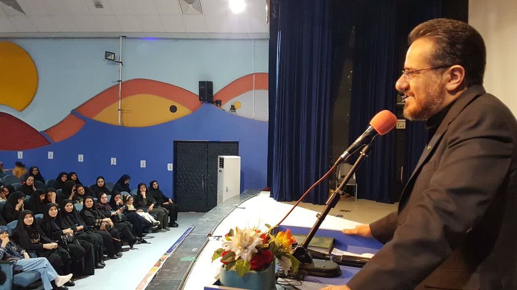 قدردانی کارکنان، والدین و اعضای کانون کرمانشاه از محمد خیاط‌زنجانی