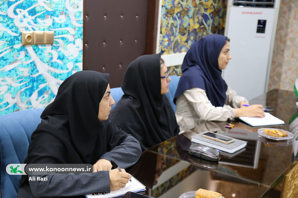 نشست شورای فرهنگی کانون استان بوشهر با دستور کار کارگاه های تابستانه