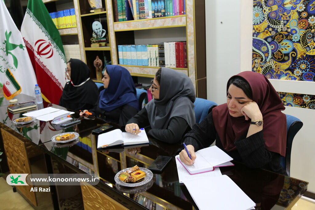 نشست شورای فرهنگی کانون استان بوشهر با دستور کار کارگاه های تابستانه