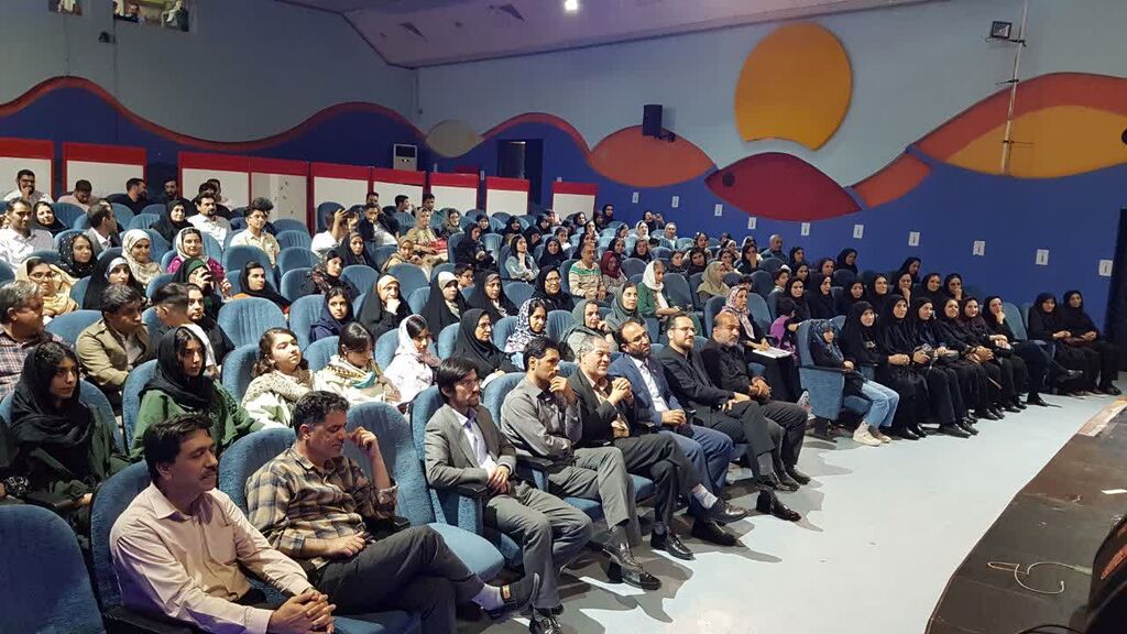 قدردانی کارکنان، والدین و اعضای کانون کرمانشاه از محمد خیاطزنجانی