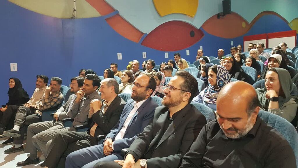 قدردانی کارکنان، والدین و اعضای کانون کرمانشاه از محمد خیاطزنجانی