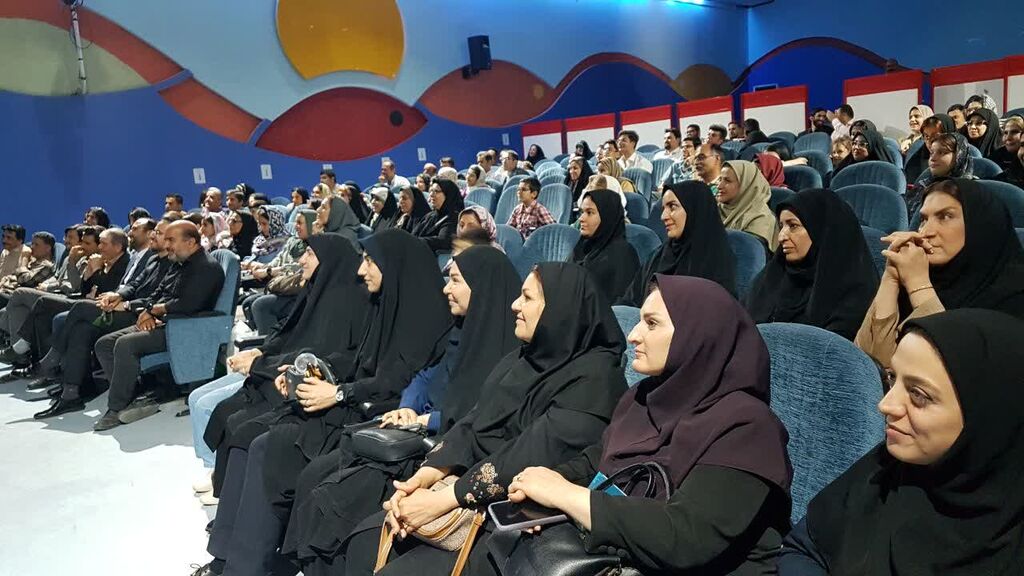 قدردانی کارکنان، والدین و اعضای کانون کرمانشاه از محمد خیاطزنجانی