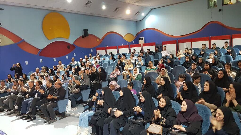 قدردانی کارکنان، والدین و اعضای کانون کرمانشاه از محمد خیاطزنجانی