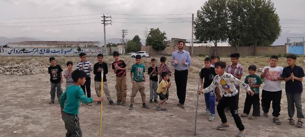 ویژه برنامه «بشیم روستا» و برگزاری جشنواره بازیهای محلی در کتابخانه سیار البرز