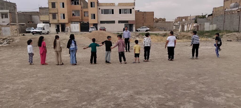 ویژه برنامه «بشیم روستا» و برگزاری جشنواره بازیهای محلی در کتابخانه سیار البرز