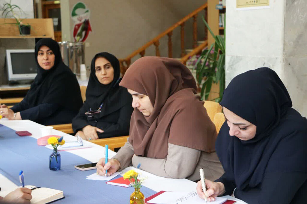 گردهمآیی قصهگویان در نشست تخصصی انتخاب و پرداخت قصههای شاهنامه/ ارایه راهکار برای بازخوانی گنجینههای ادبی