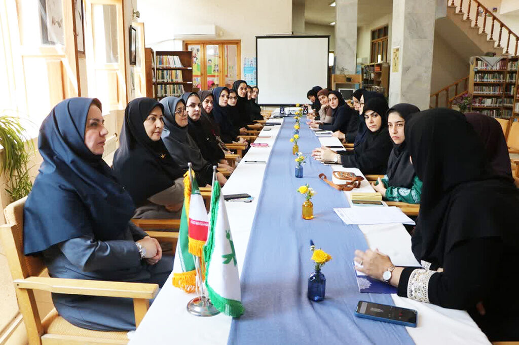 گردهمآیی قصهگویان در نشست تخصصی انتخاب و پرداخت قصههای شاهنامه/ ارایه راهکار برای بازخوانی گنجینههای ادبی