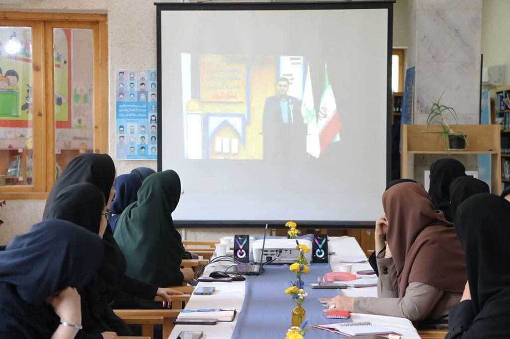 گردهمآیی قصهگویان در نشست تخصصی انتخاب و پرداخت قصههای شاهنامه/ ارایه راهکار برای بازخوانی گنجینههای ادبی