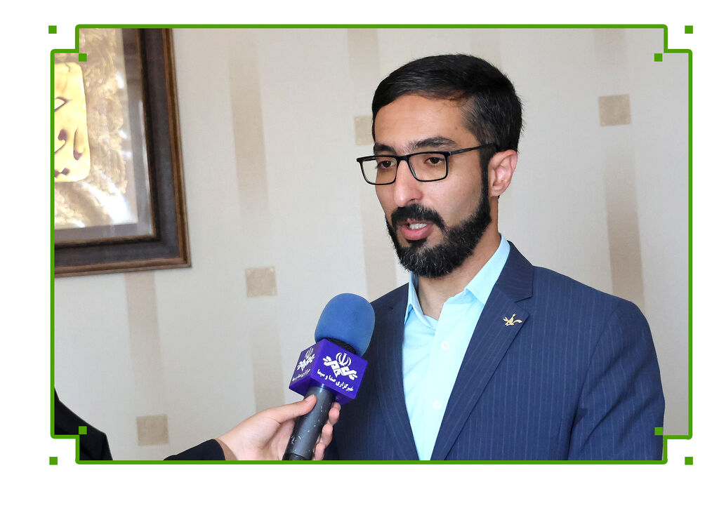 نشست خبری مدیر چهارمحال و بختیاری ترویج کتابخوانی، از کتابخانههای کوچک تا پادکستهای نوآورانه