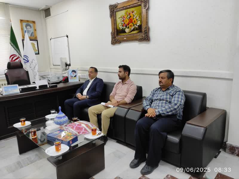 دیدار مدیرکل کانون استان مرکزی با سرپرست سازمان مدیریت و برنامه‌ریزی
