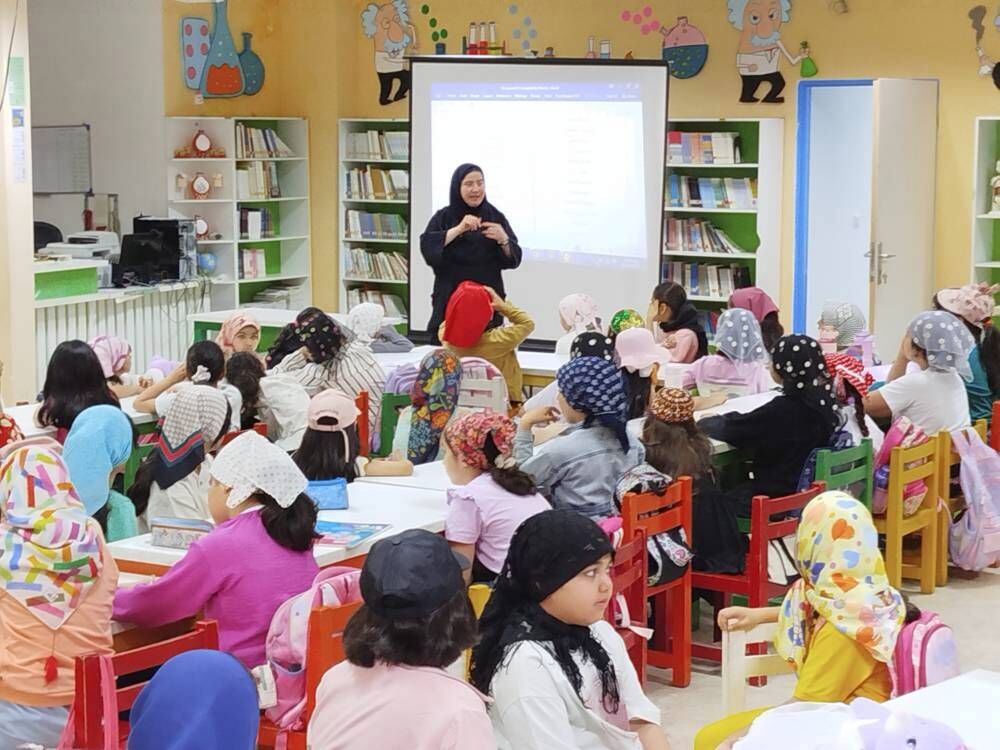 برگزاری برنامهای ویژه با محوریت «روز جهانی اقیانوس» و «هفته محیط زیست» در مرکز شماره سه ساری