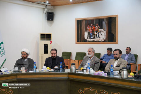 نشست مدیرعامل کانون با فعالان حوزه کودکان و نوجوان