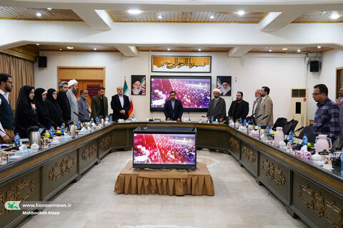 نشست مدیرعامل کانون با فعالان حوزه کودکان و نوجوان