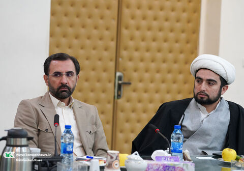 نشست مدیرعامل کانون با فعالان حوزه کودکان و نوجوان