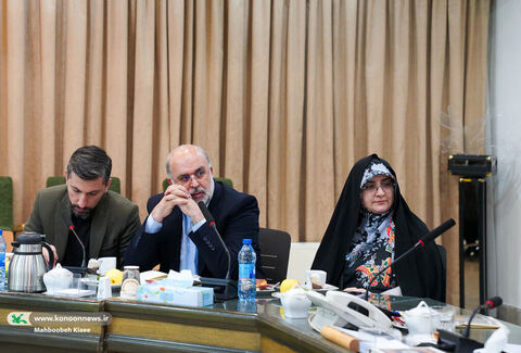 نشست مدیرعامل کانون با فعالان حوزه کودکان و نوجوان