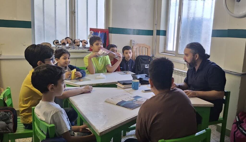 یک روز همراه با کتاب و کاردستی در مرکز فرهنگی شماره ۴ مشهد