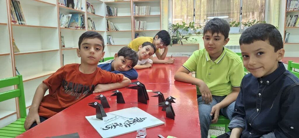 یک روز همراه با کتاب و کاردستی در مرکز فرهنگی شماره 4 مشهد