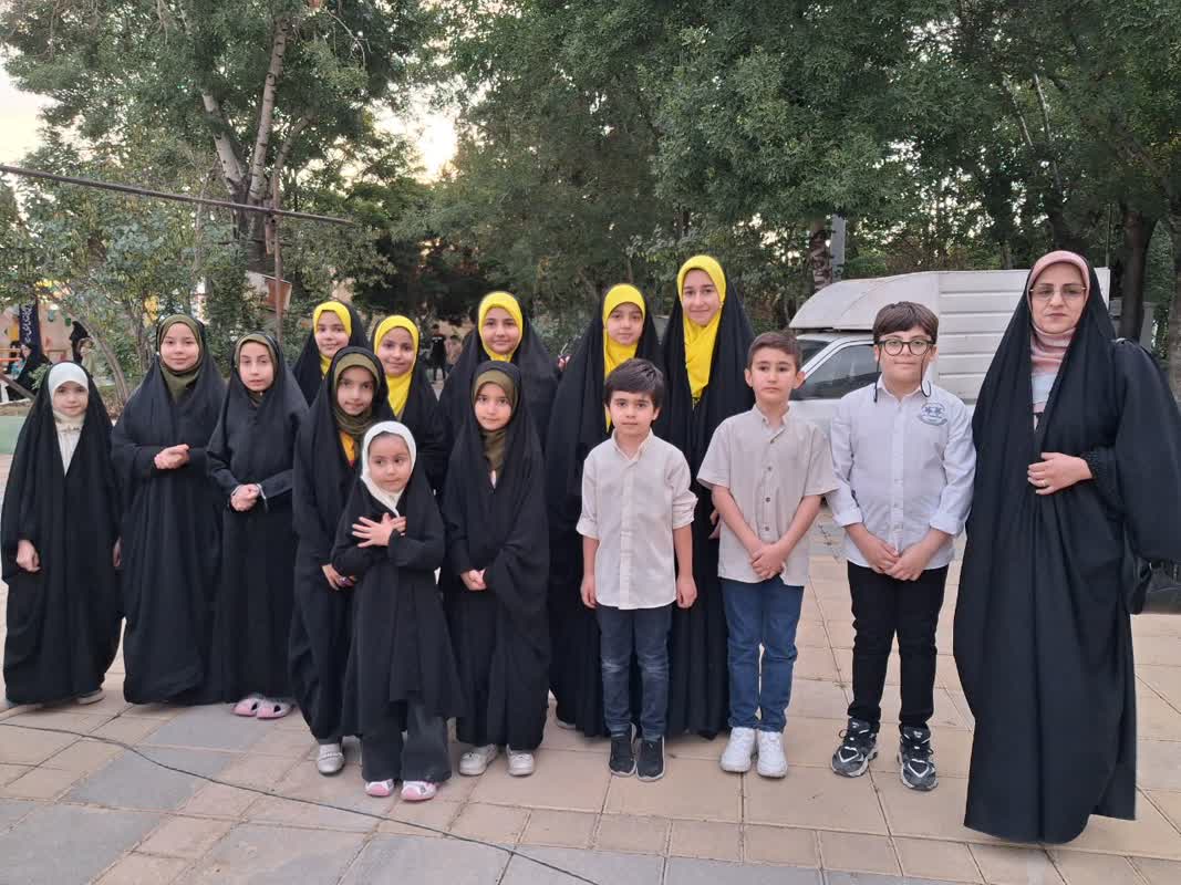 اجرای سرود اعضای کانون پرورش فکری شهر اراک در نمایشگاه غدیر