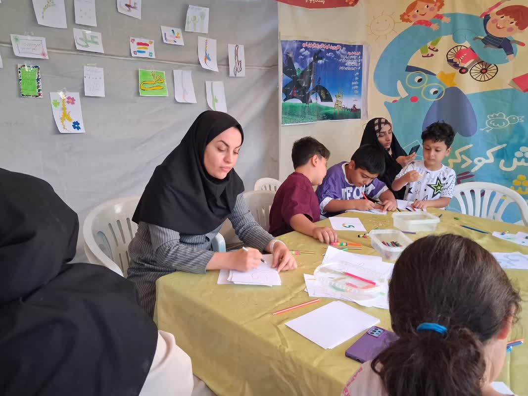حضور کتابخانه سیار کانون استان مرکزی در نمایشگاه غدیر