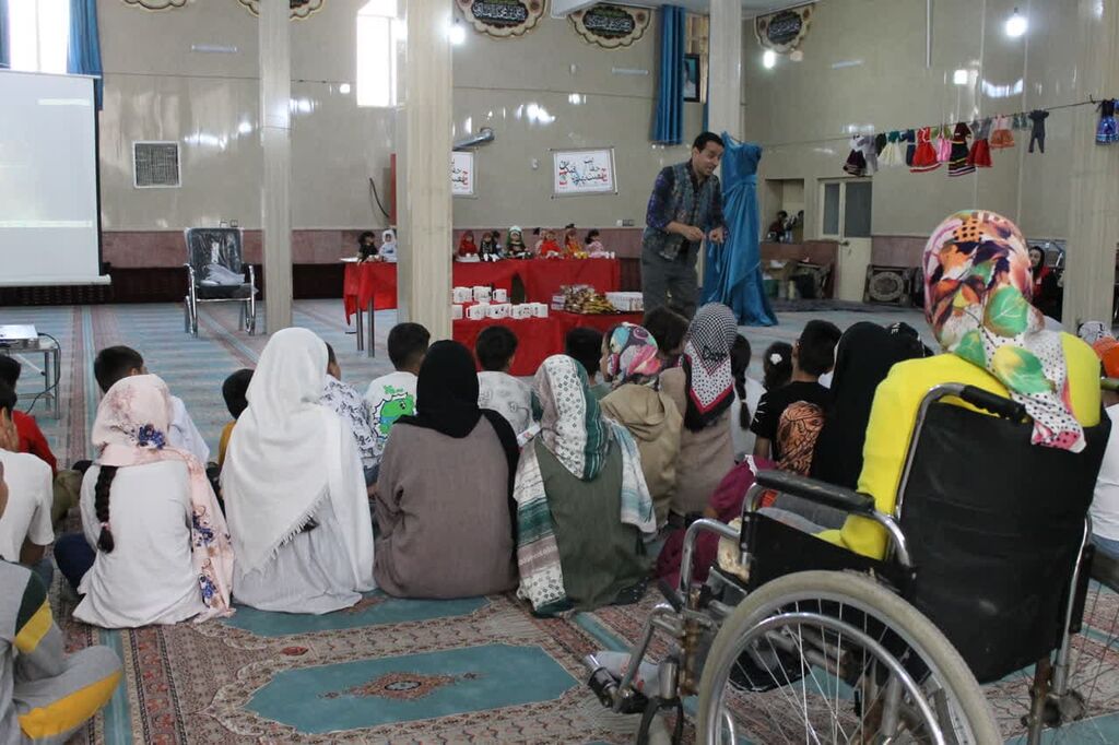 مسابقه لباسهای محلی عروسکهای دارا و سارا