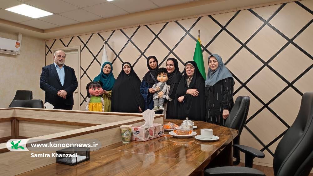 تقدیر معاون فرهنگی کانون از عوامل تماشاخانه سیار استان تهران