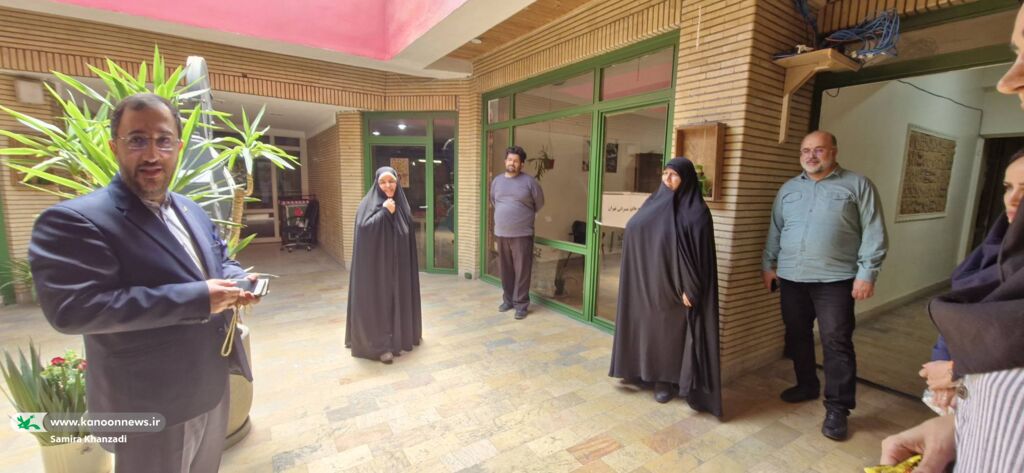 بازدید سرزده حامد علامتی از اداره کل کانون استان تهران