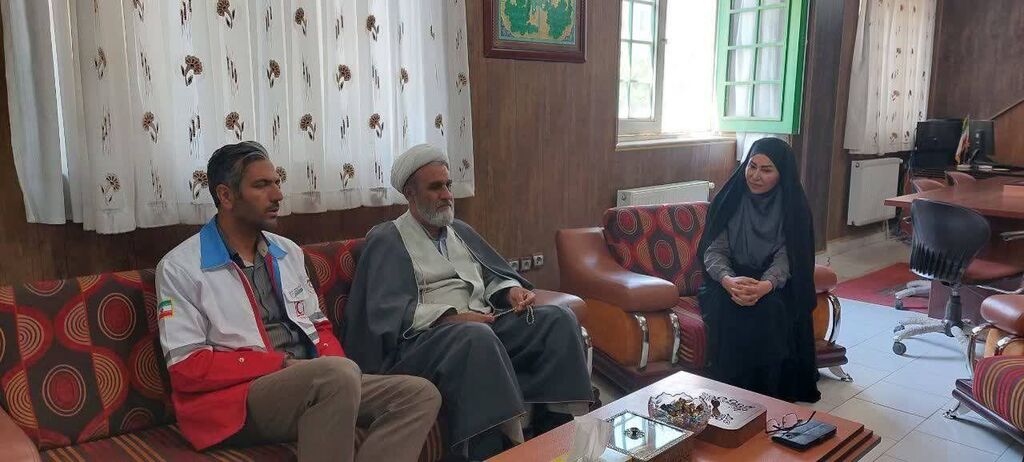 دیدار معاون و کارشناسان هلال احمر کرمانشاه با سرپرست کانون استان