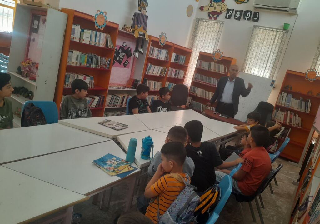 حضور امام جمعه و رئیس ستاد اقامه نماز در جمع اعضای مرکز گیلانغرب