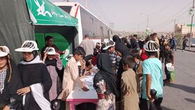 همدلی مردمی و جلوه‌گری نشاط کودکانه در ویژه‌برنامه‌ی عید غدیر در زاهدان