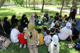 ساخت موشک های کاغذی توسط کودکان و نوجوانان مراکز استان و پرتاب نمادین آن به سوی اسرائیل