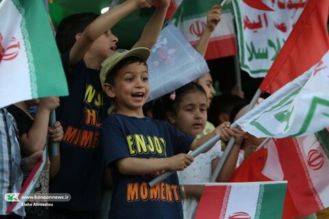 تماشاخانه‌های سیار کانون در راهپیمایی کیلومتری غدیر در تهران