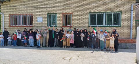 ساخت موشک های کاغذی توسط کودکان و نوجوانان مراکز استان و پرتاب نمادین آن به سوی اسرائیل